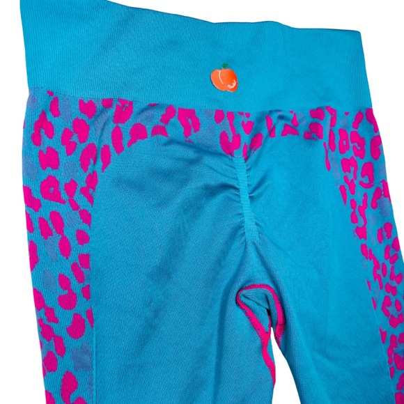 Peached by Nellie Activewear Set - Picture 10 of 12